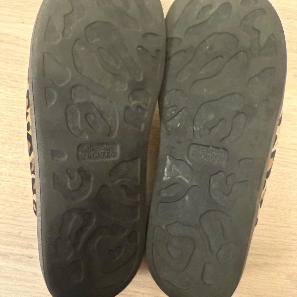 Alexander McQueen Cheeta Leather Slides, Size 37 (US 7,) EUC, Authenticated - Picture 13 of 14